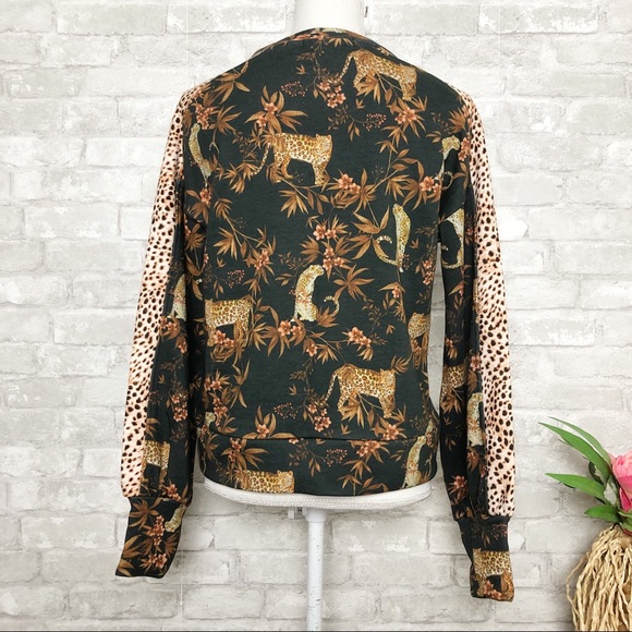 NWOT GENERATION LOVE Leopard Floral Animal Graphic Novelty Print Sweater Small - Picture 3 of 12